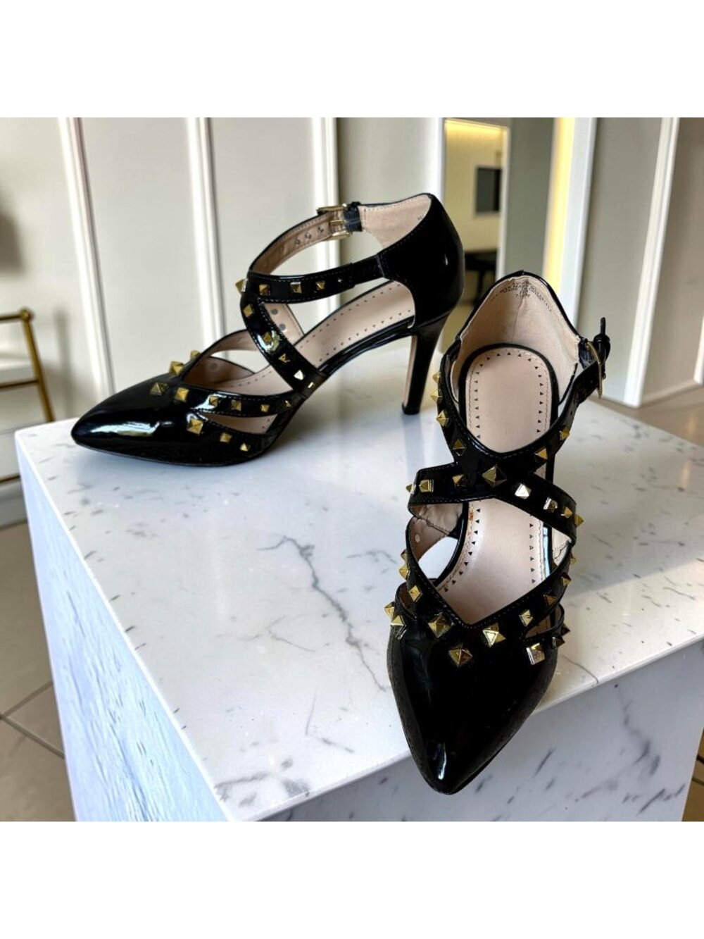 Adrienne Vittadini Black Patent Gold Studded Pumps Heels Pointed Toe Size 7.5